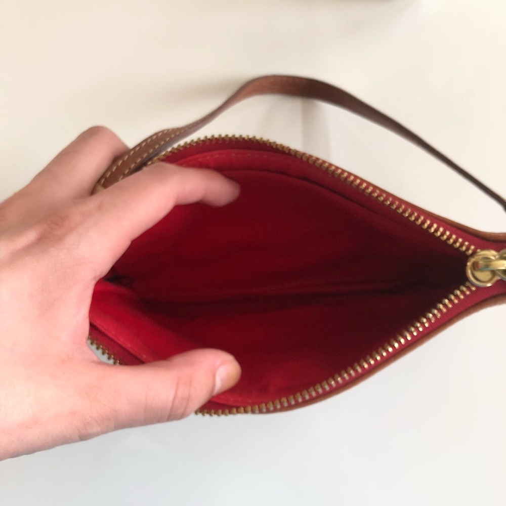 Dooney & Bourke convertible wristlet/ small purse - Picture 5 of 6